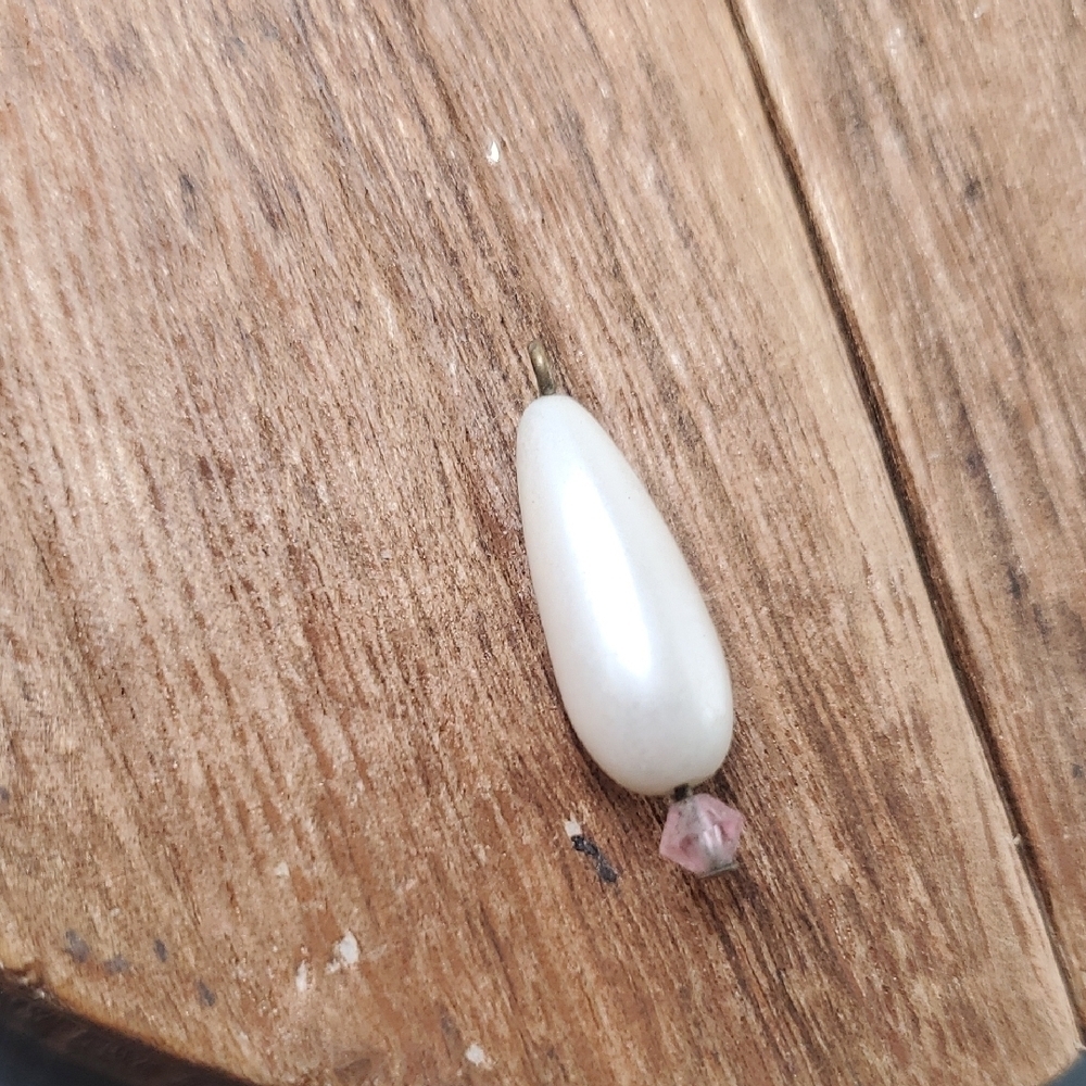 P276 Edwardian Pearl Sconce Pendant